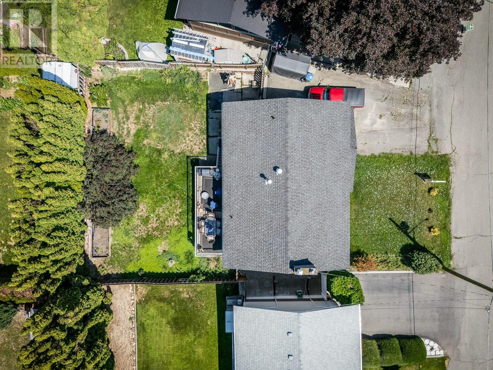 Property at 531 BAYWOOD Crescent image 2