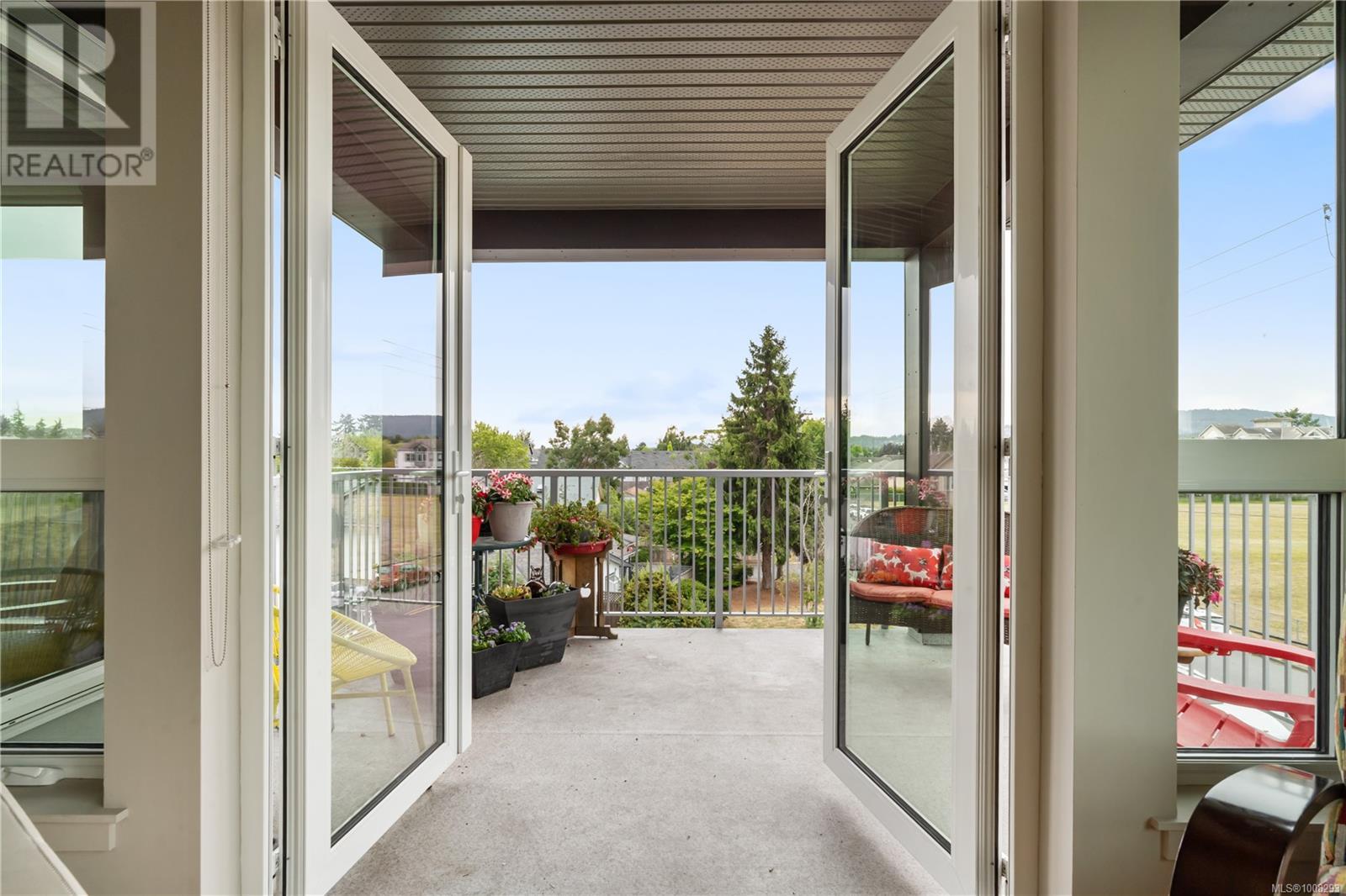 301 2319 Brethour Ave, Sidney, British Columbia V8L 2A4 - Photo 9 - 1008293