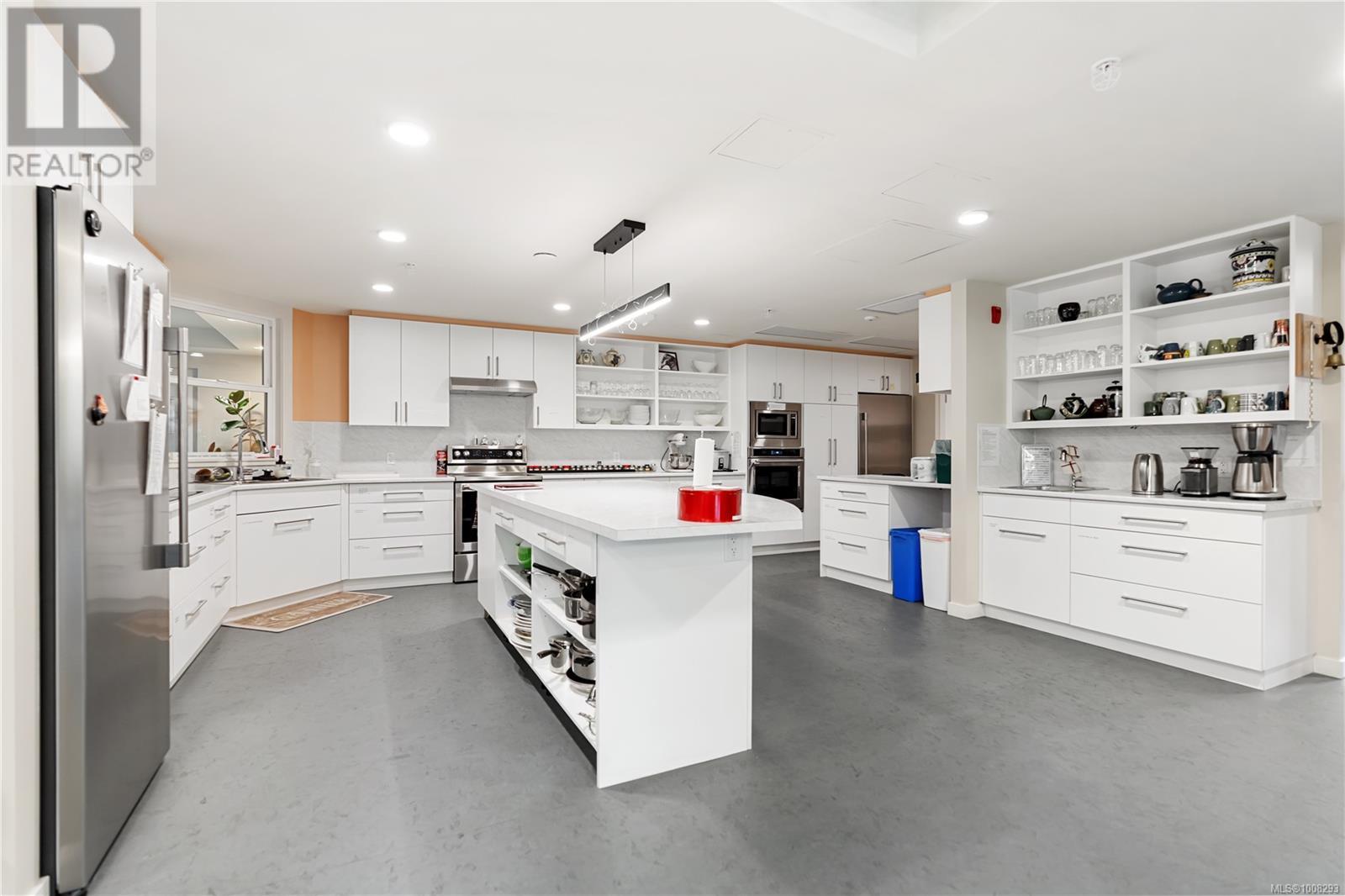 301 2319 Brethour Ave, Sidney, British Columbia V8L 2A4 - Photo 32 - 1008293