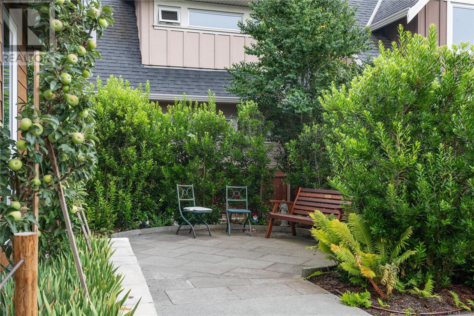 301 2319 Brethour Ave, Sidney, British Columbia V8L 2A4 - Photo 34 - 1008293