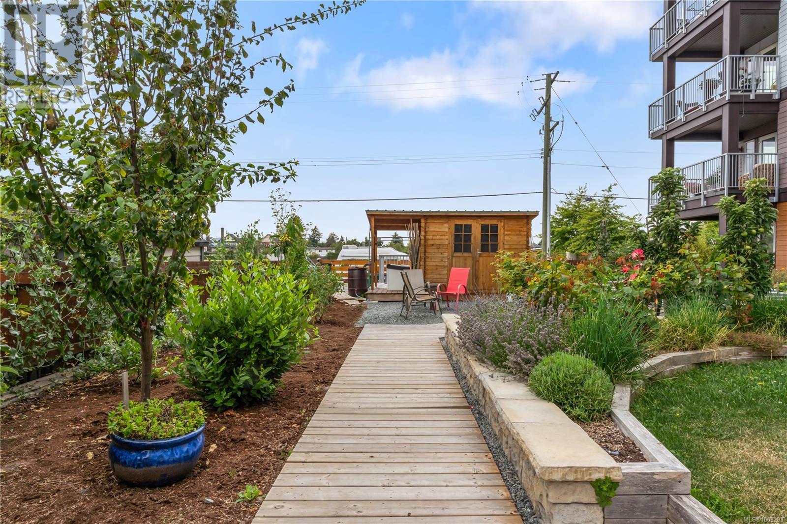 301 2319 Brethour Ave, Sidney, British Columbia V8L 2A4 - Photo 37 - 1008293