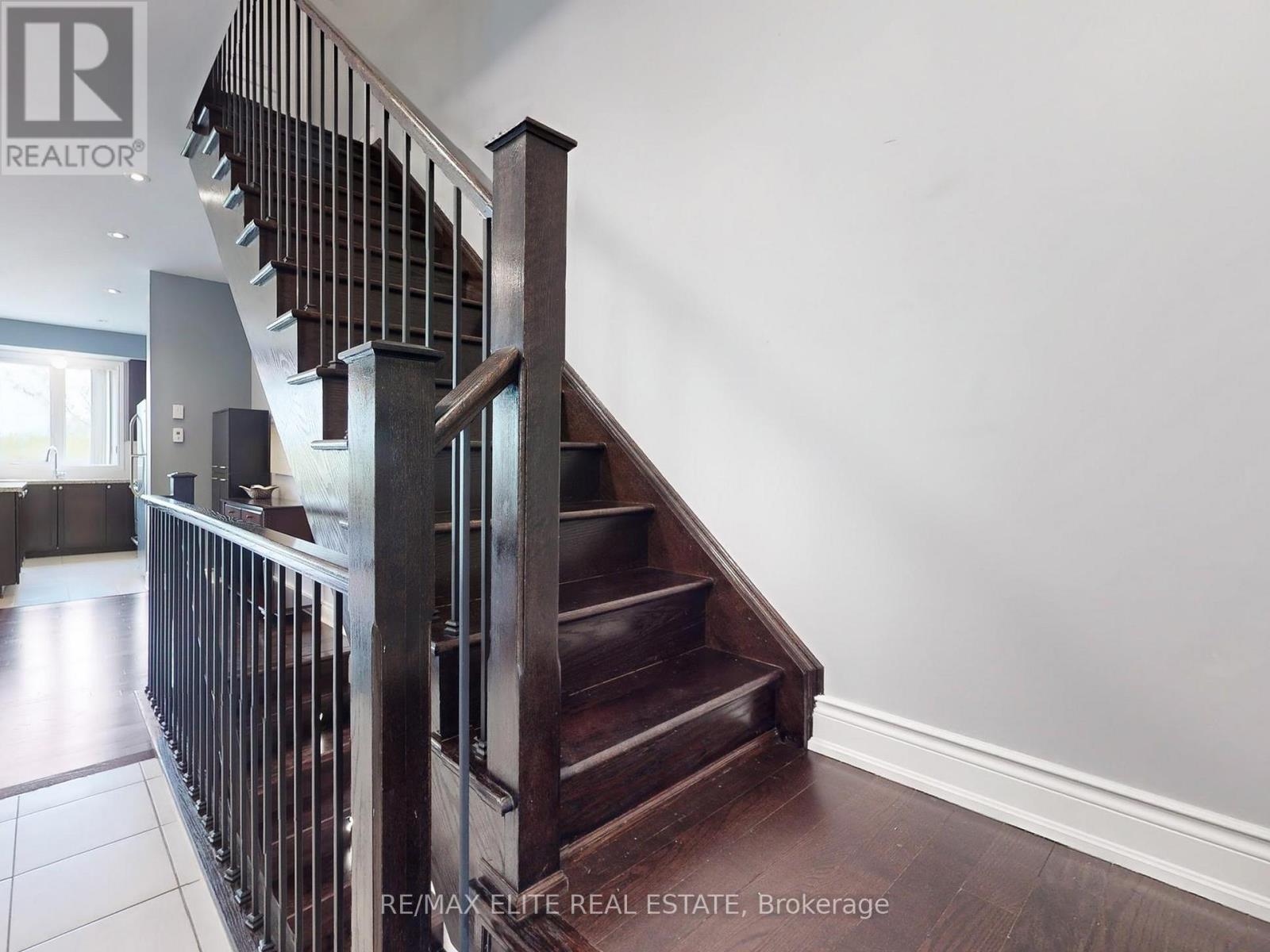 700 Wendy Culbert Crescent, Newmarket, Ontario  L3X 0A4 - Photo 9 - N12304006