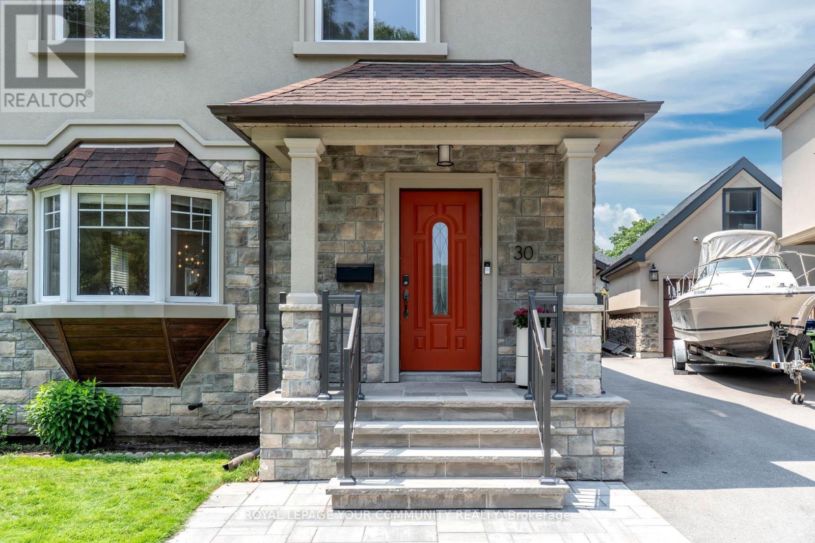 Property at 30 SMITH CRESCENT image 2