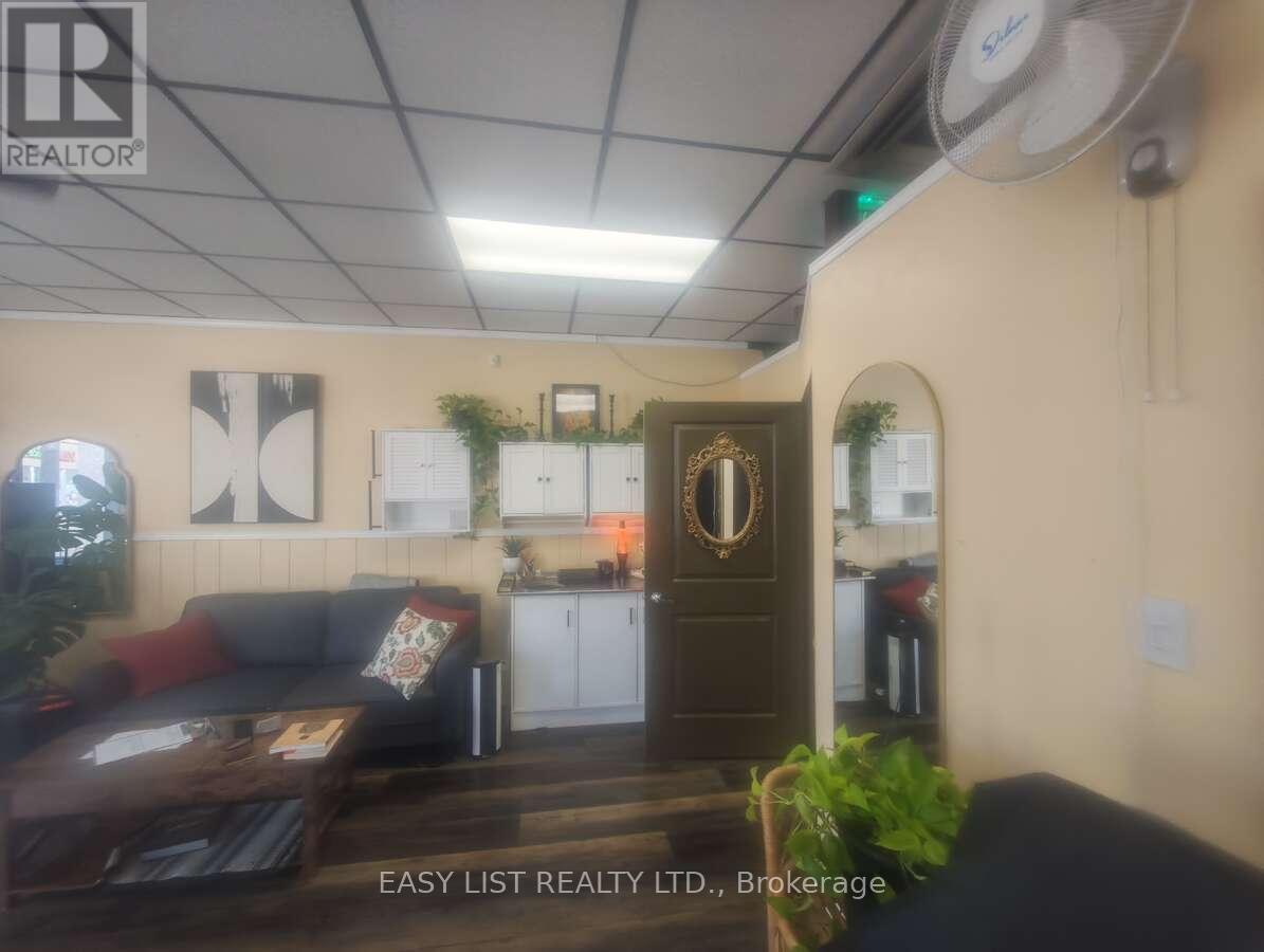 1305 & 1311 Ottawa Street, Windsor, Ontario  N8X 2E9 - Photo 16 - X12090592