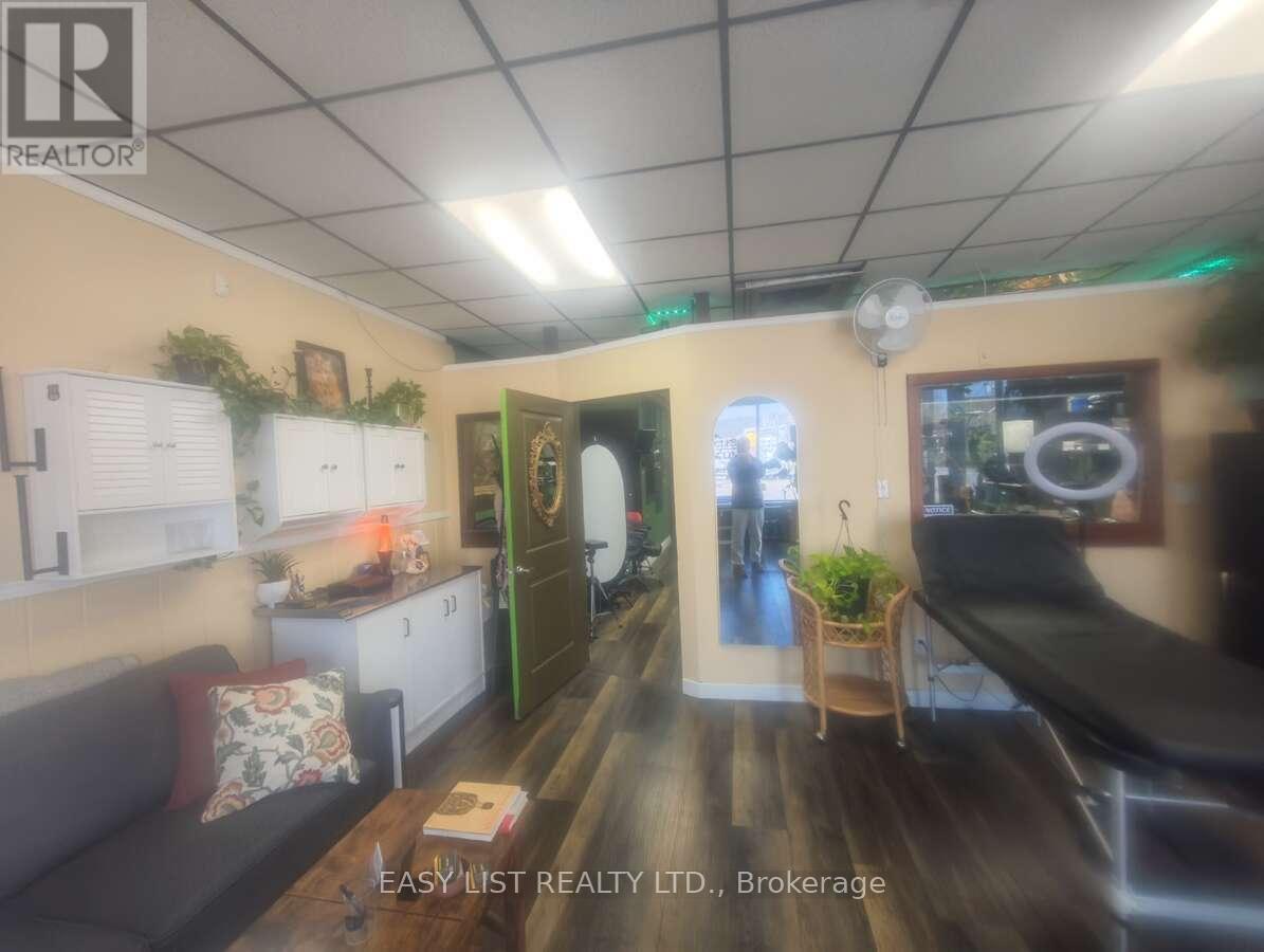 1305 & 1311 Ottawa Street, Windsor, Ontario  N8X 2E9 - Photo 19 - X12090592