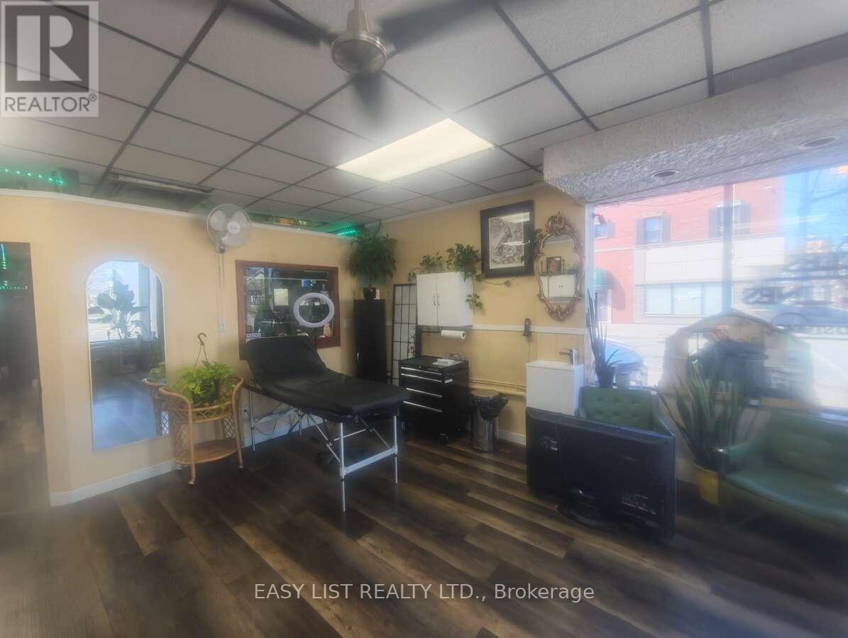 1305 & 1311 Ottawa Street, Windsor, Ontario  N8X 2E9 - Photo 18 - X12090592