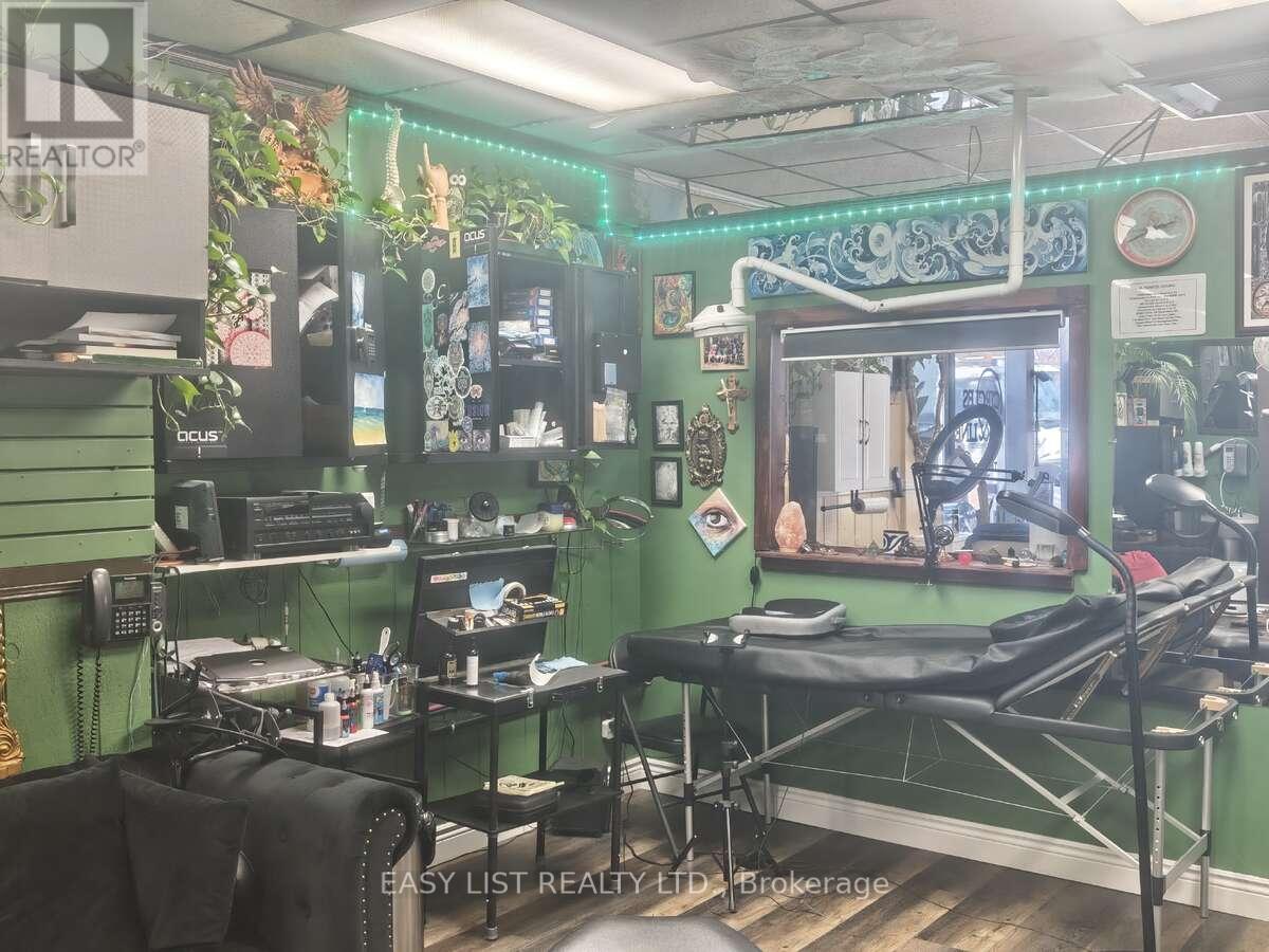 1305 & 1311 Ottawa Street, Windsor, Ontario  N8X 2E9 - Photo 21 - X12090592