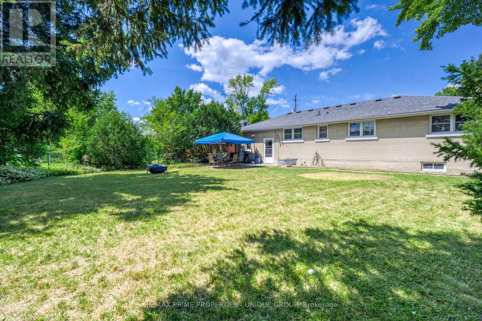 1428 Indian Road N, Sarnia, Ontario  N7V 4C9 - Photo 4 - X12304048