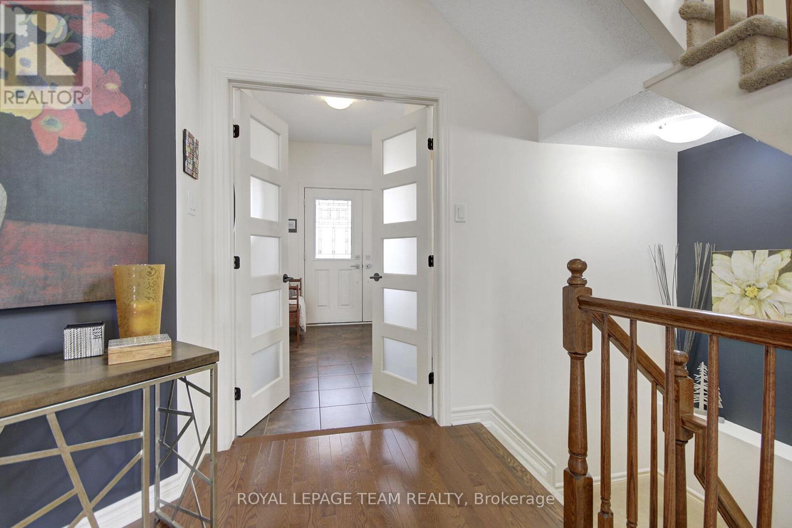 2613 Half Moon Bay Road, Ottawa, Ontario  K2J 0Z1 - Photo 5 - X12277406