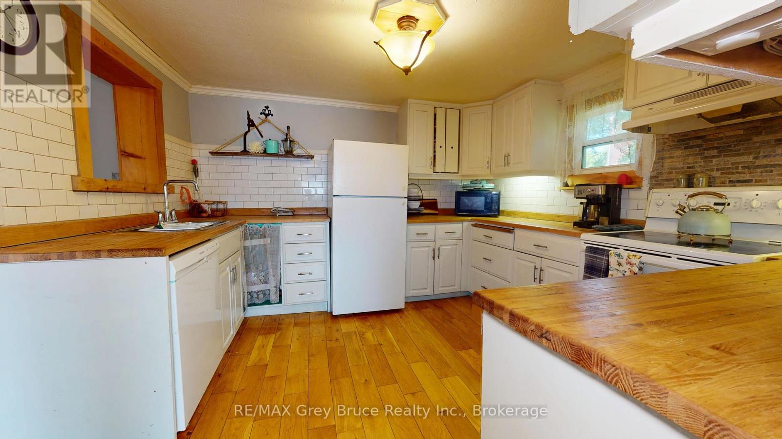 59 3rd Ave Avenue Sw, Arran-Elderslie, Ontario  N0G 1L0 - Photo 8 - X12304077