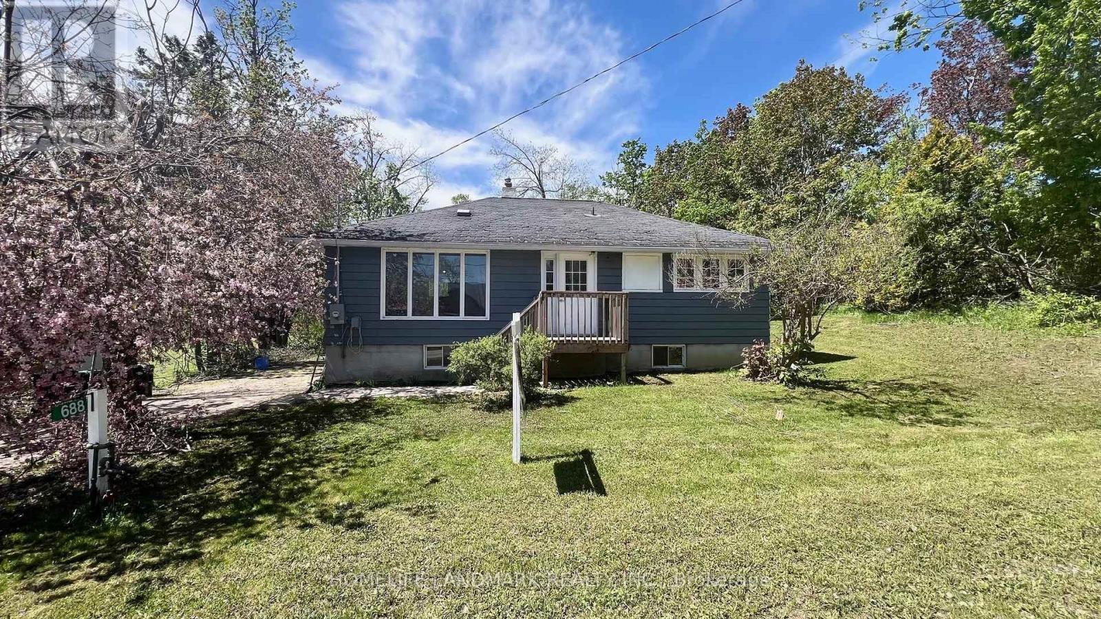 Property at 688 7TH LINE S image 2
