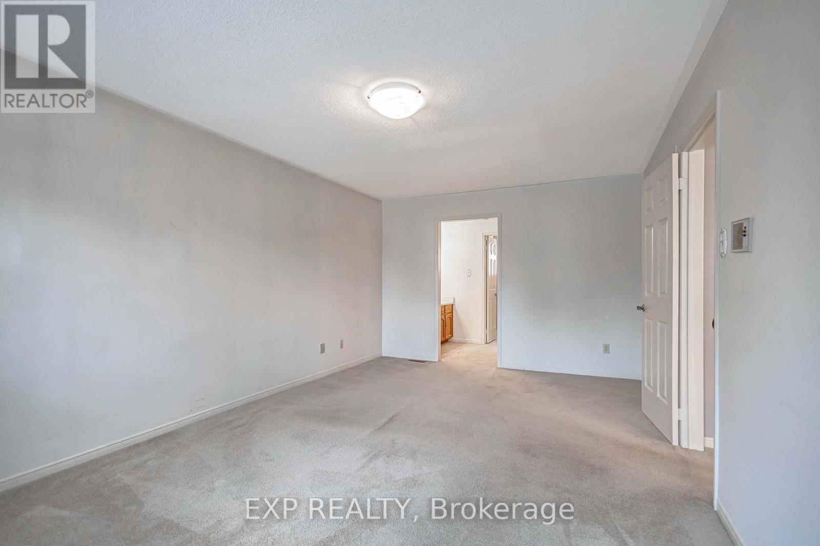 2138 The Chase, Mississauga, Ontario  L5M 3C8 - Photo 22 - W12304070