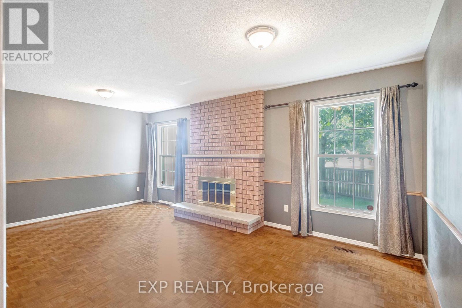 2138 The Chase, Mississauga, Ontario  L5M 3C8 - Photo 9 - W12304070