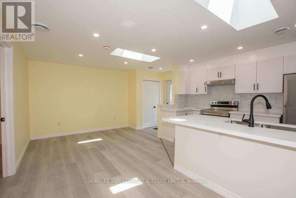 7663 Woodbine Street E, Niagara Falls (Ascot), Ontario  L2H 1C2 - Photo 28 - X12304046