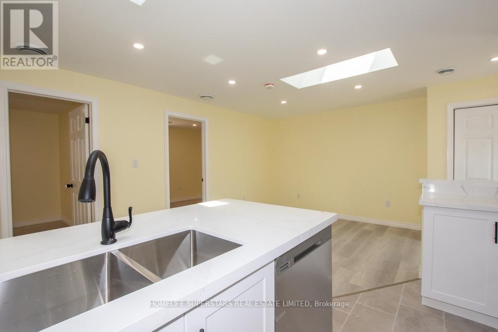 7663 Woodbine Street E, Niagara Falls (Ascot), Ontario  L2H 1C2 - Photo 29 - X12304046