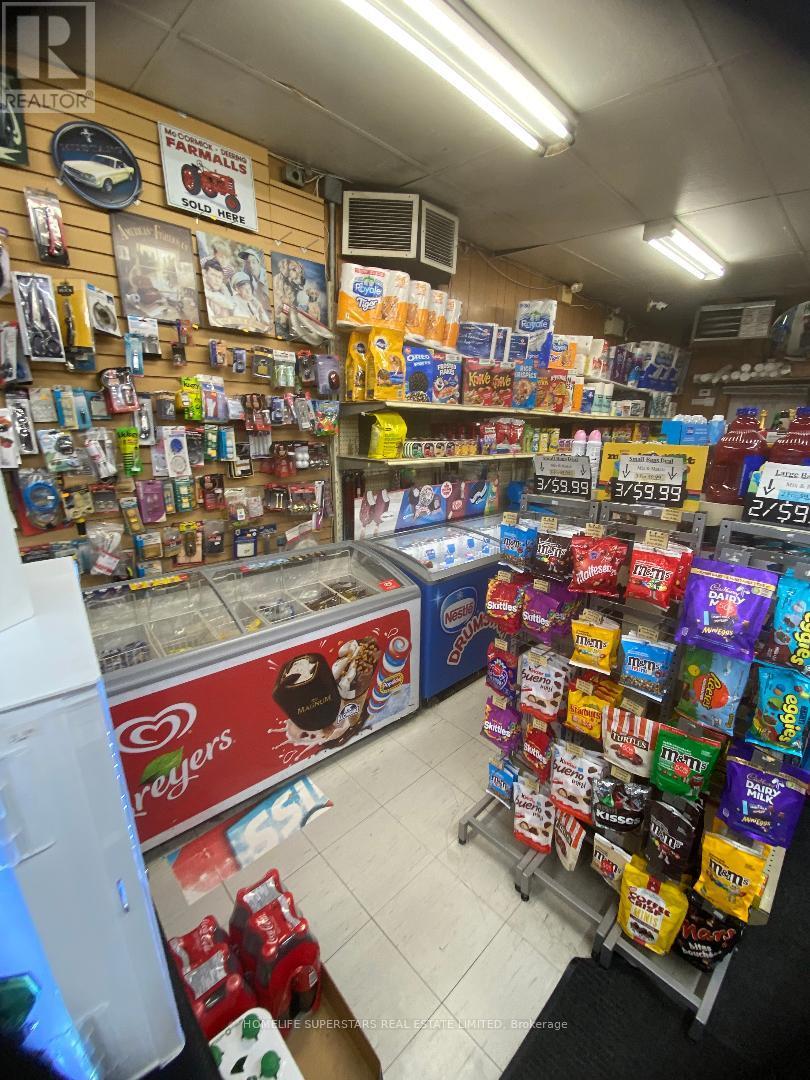 7663 Woodbine Street E, Niagara Falls (Ascot), Ontario  L2H 1C2 - Photo 6 - X12304046