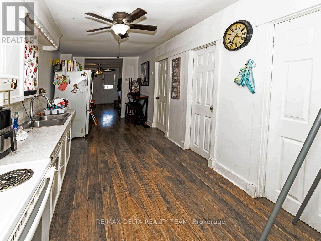 212 Mc Connell Avenue, Cornwall, Ontario  K6H 4L3 - Photo 8 - X12304090