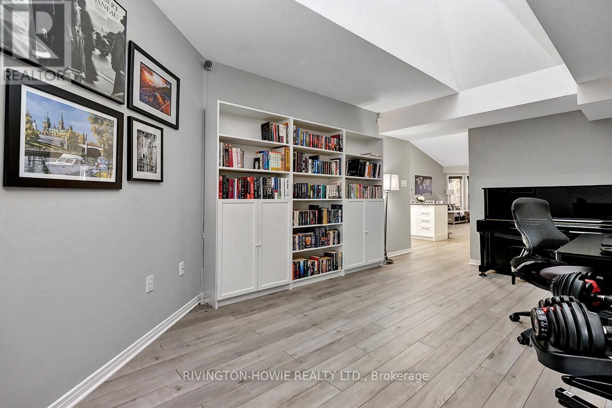 36 Robson Court, Ottawa, Ontario  K2K 2W1 - Photo 18 - X12304093