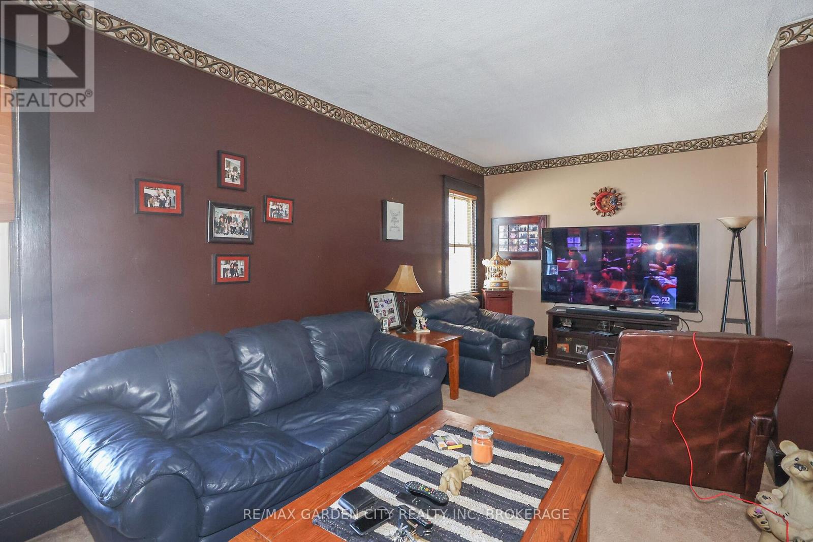 244 Niagara Street, St. Catharines, Ontario  L2M 4V6 - Photo 14 - X12304095