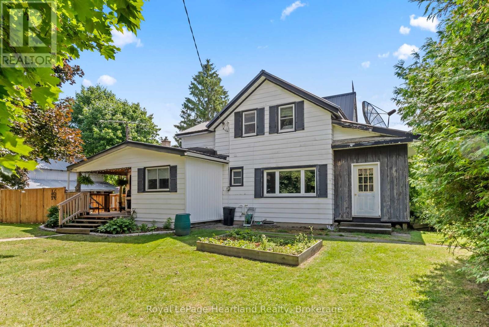 75 Margaret Street, Minto, Ontario  N0G 1Z0 - Photo 3 - X12304084