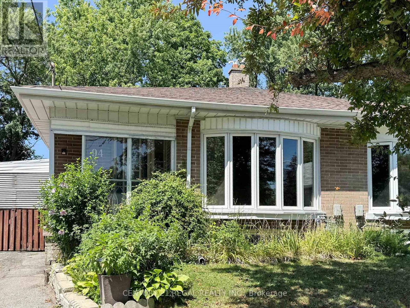 Property at 94 BILLINGTON CRESCENT image 3