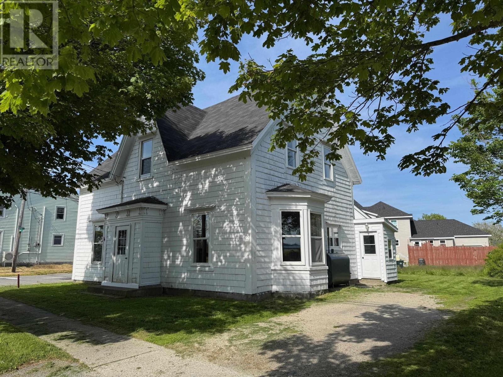 29-31 Main Street, 3 Kempt Street, Yarmouth, Nova Scotia  B5A 1A1 - Photo 3 - 202514819