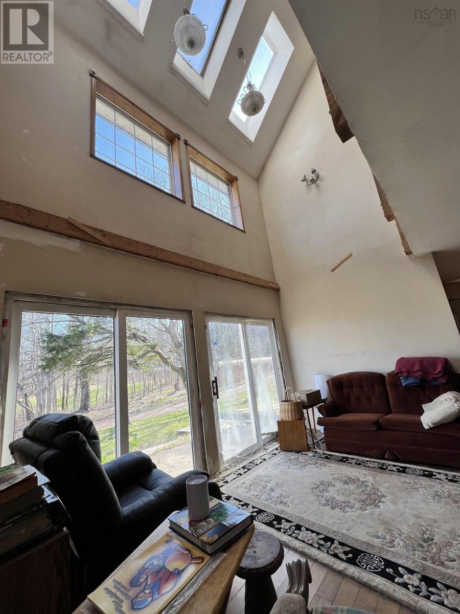 10863 Highway 215, South Maitland, Nova Scotia  B0N 2H0 - Photo 5 - 202507430