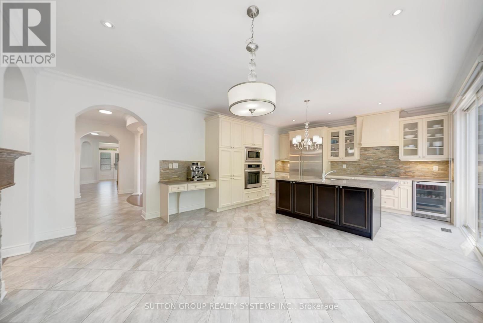 931 Syndenham Lane, Milton, Ontario  L9T 8J4 - Photo 10 - W12304100