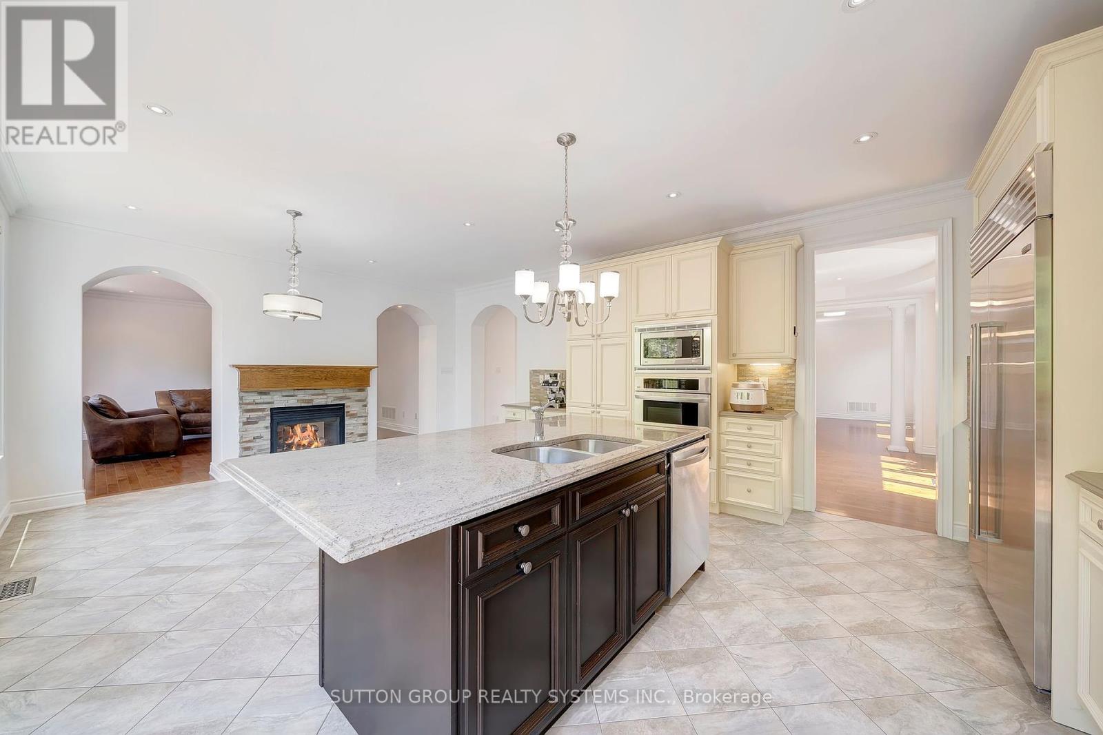 931 Syndenham Lane, Milton, Ontario  L9T 8J4 - Photo 15 - W12304100