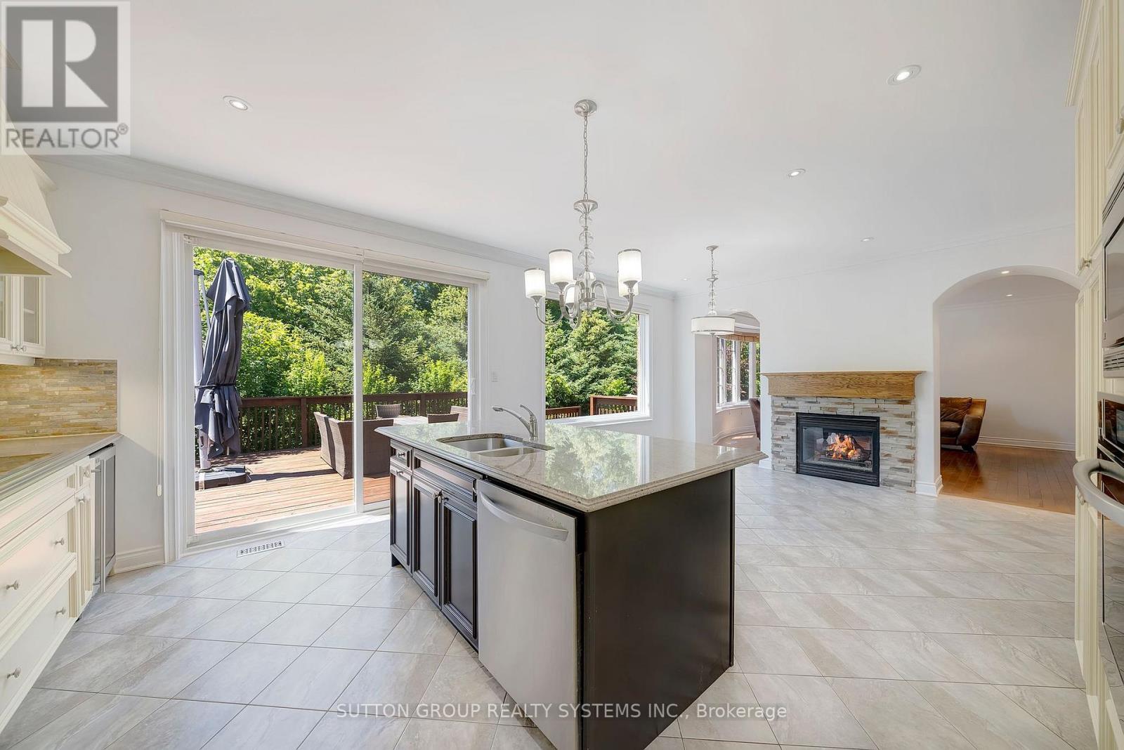 931 Syndenham Lane, Milton, Ontario  L9T 8J4 - Photo 17 - W12304100