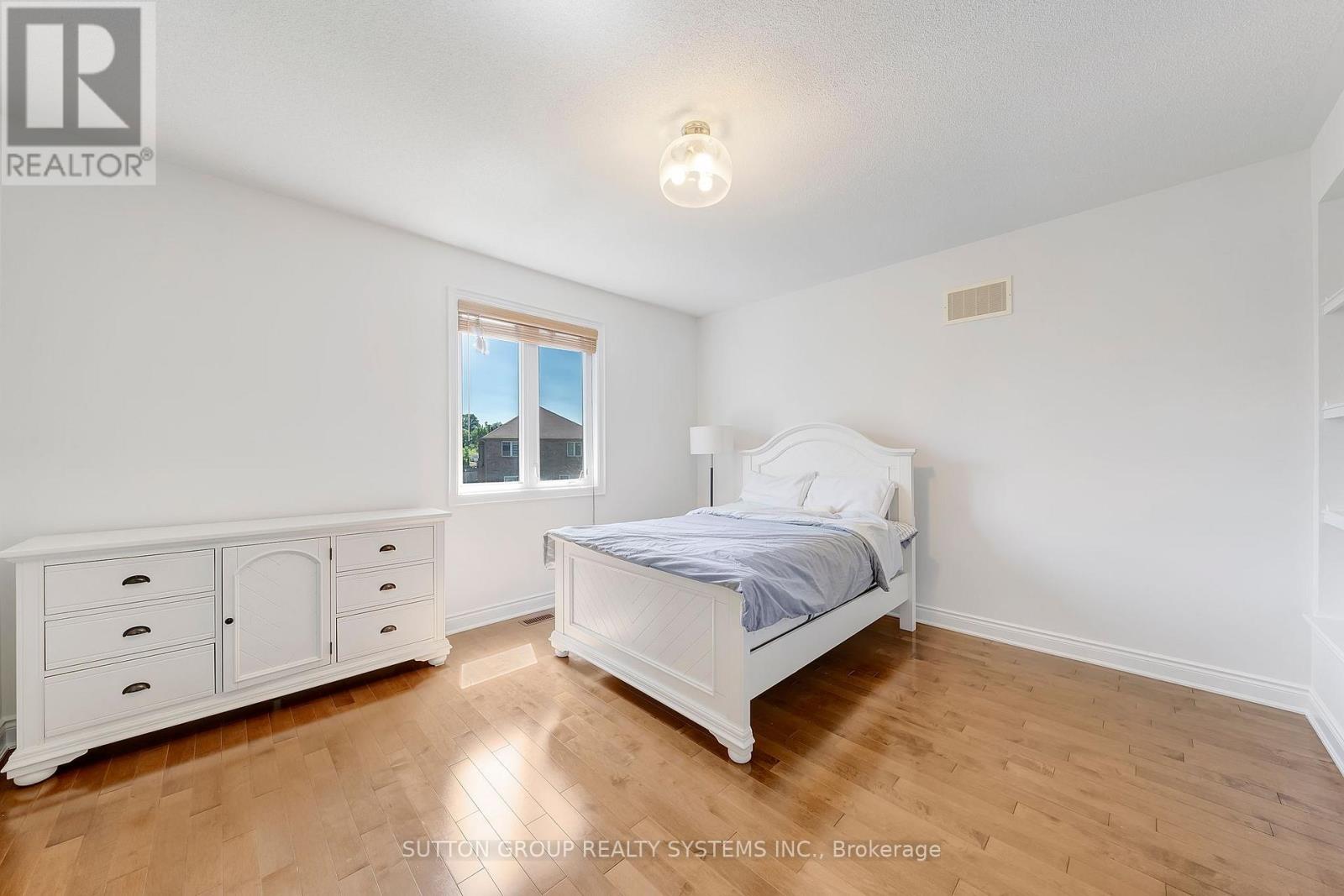 931 Syndenham Lane, Milton, Ontario  L9T 8J4 - Photo 29 - W12304100