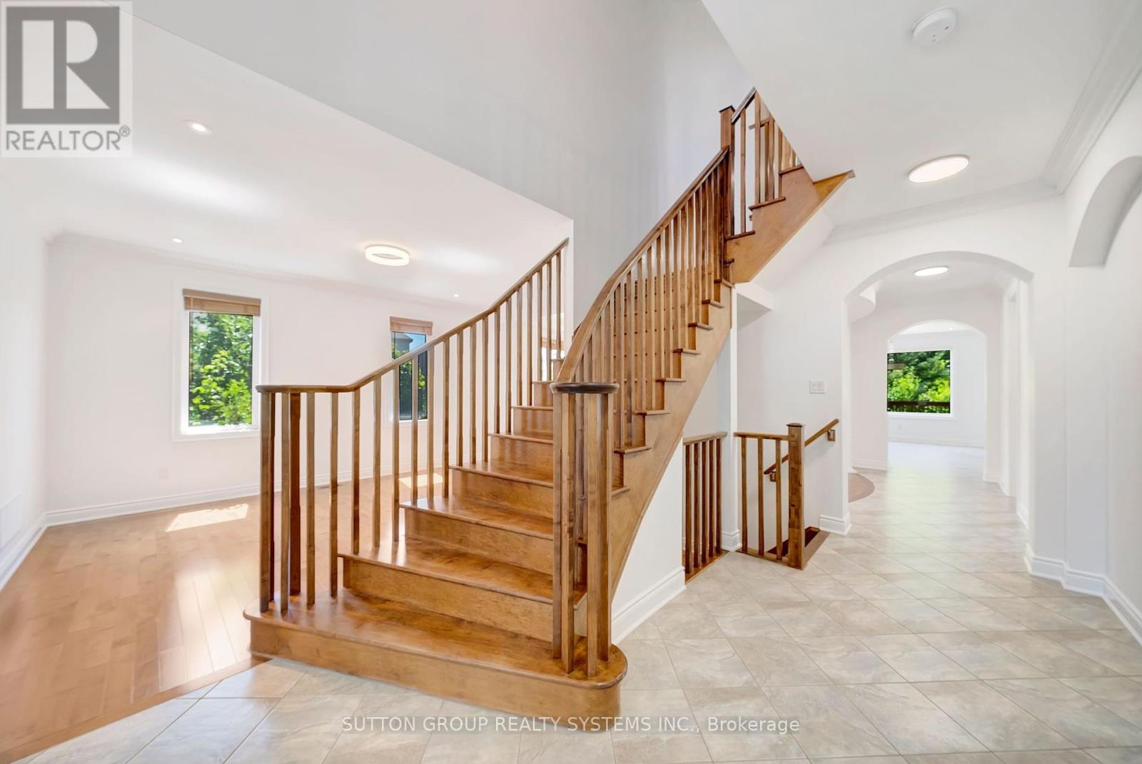 Property at 931 SYNDENHAM LANE image 4