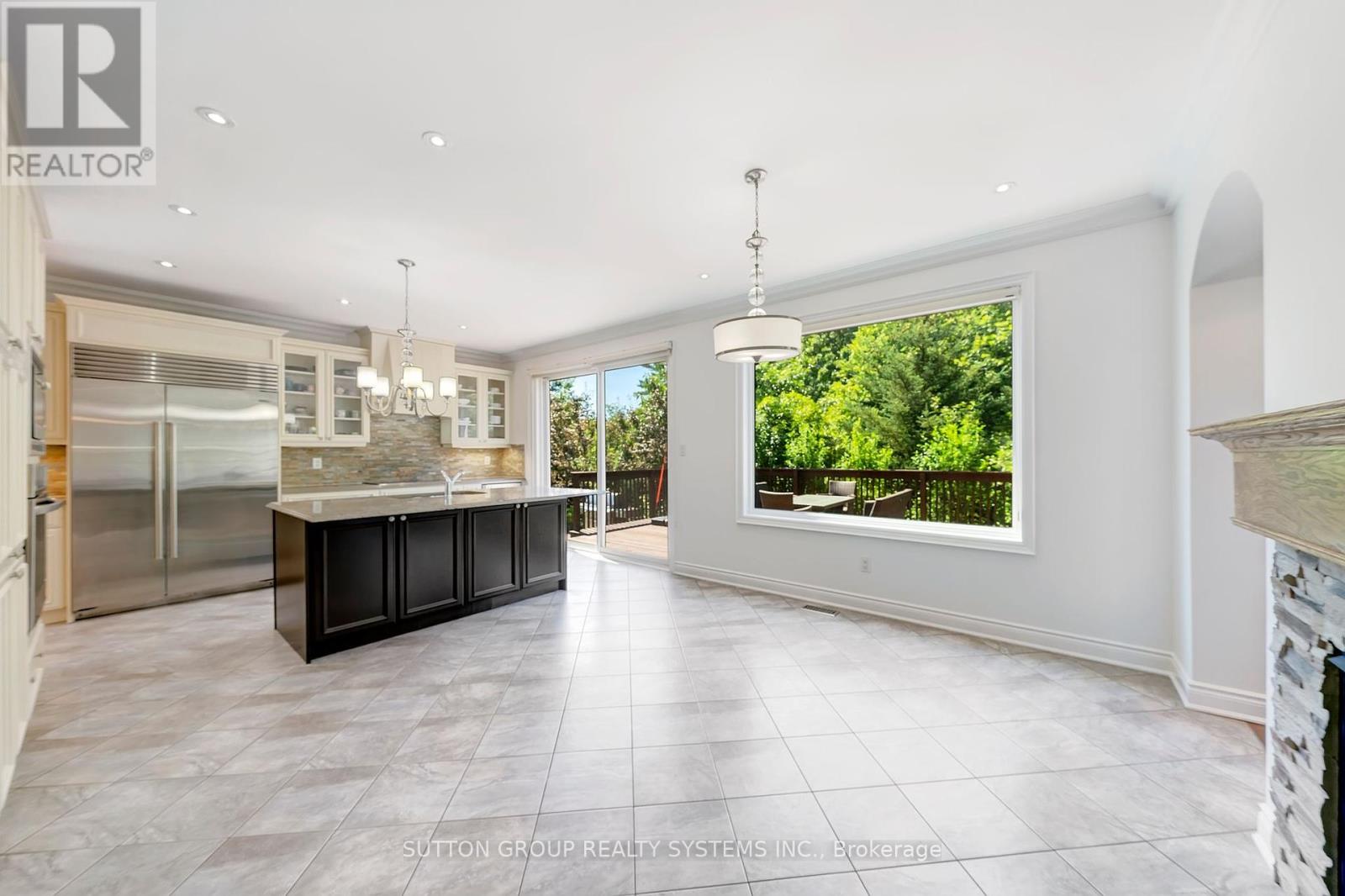 931 Syndenham Lane, Milton, Ontario  L9T 8J4 - Photo 9 - W12304100