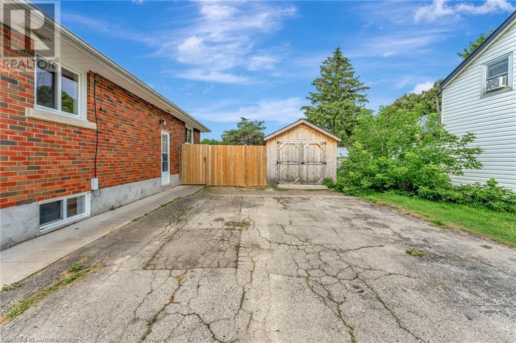 Property at 396 POWELL Street image 4