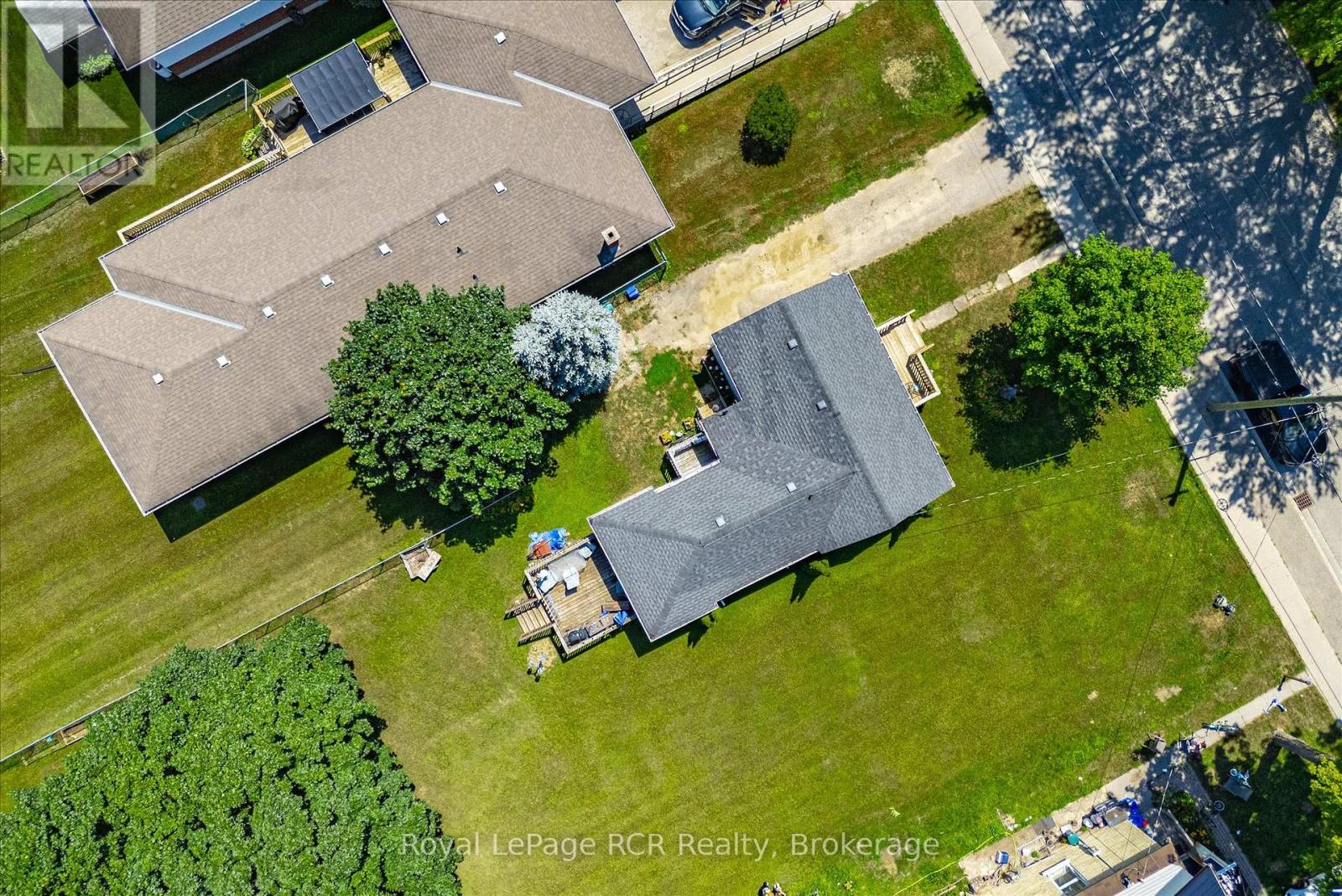 240 Egremont Street N, Wellington North, Ontario  N0G 2L2 - Photo 19 - X12300865