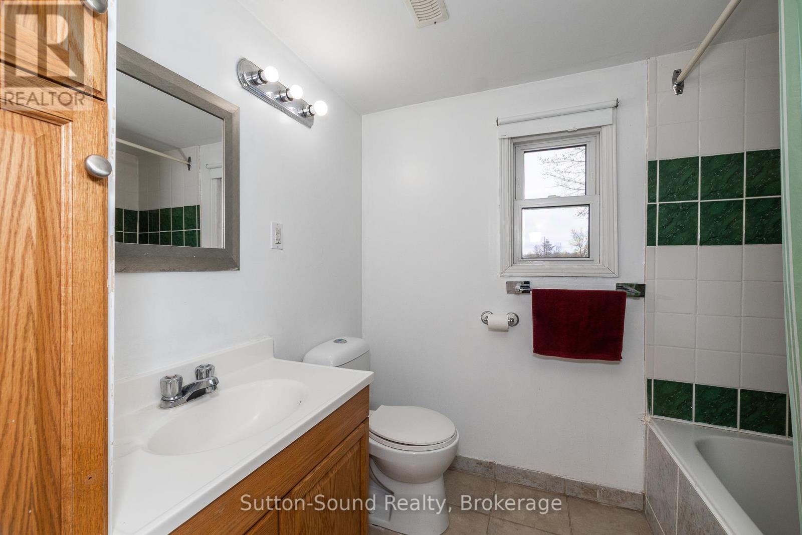 776225 Highway 10 Highway, Chatsworth, Ontario  N0H 1C0 - Photo 14 - X12304193