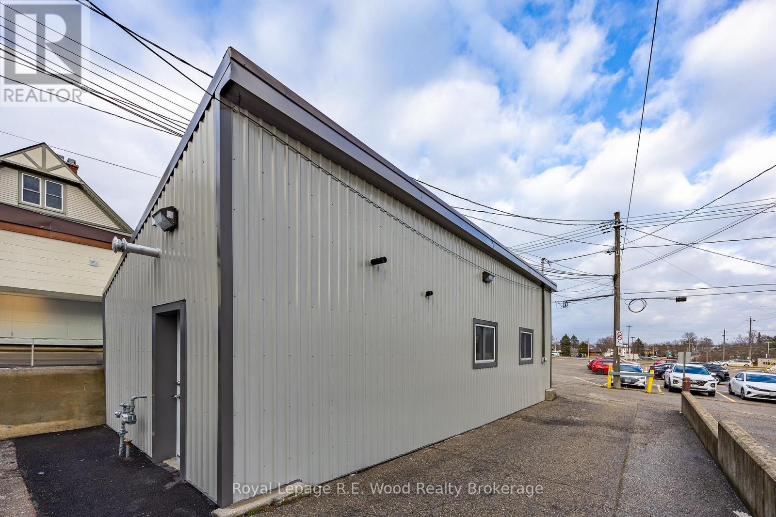 20 Cat Alley, Tillsonburg, Ontario  N4G 0C8 - Photo 3 - X12304228