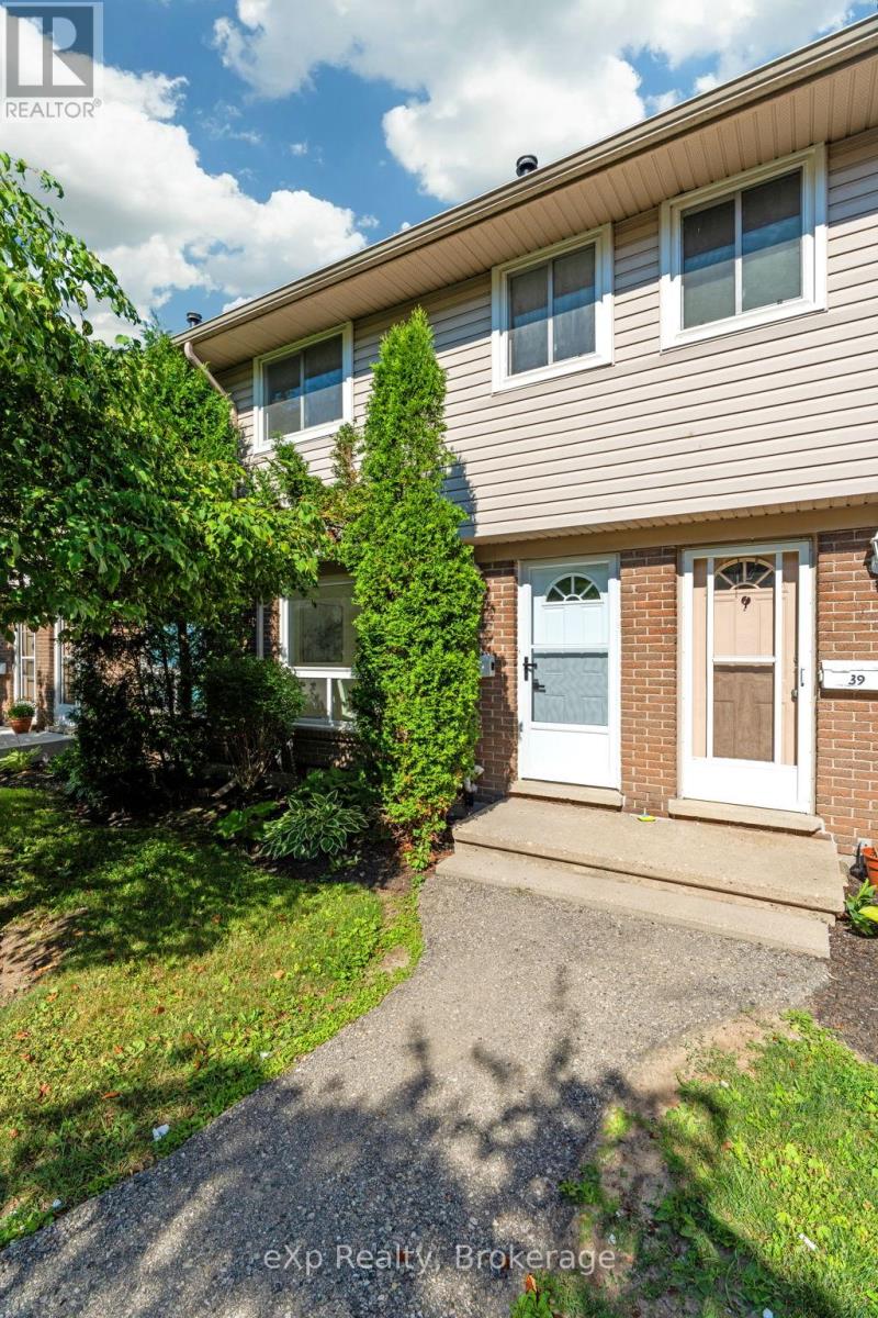 38 - 88 Avonwood Drive, Stratford, Ontario  N4Z 1B3 - Photo 4 - X12304213