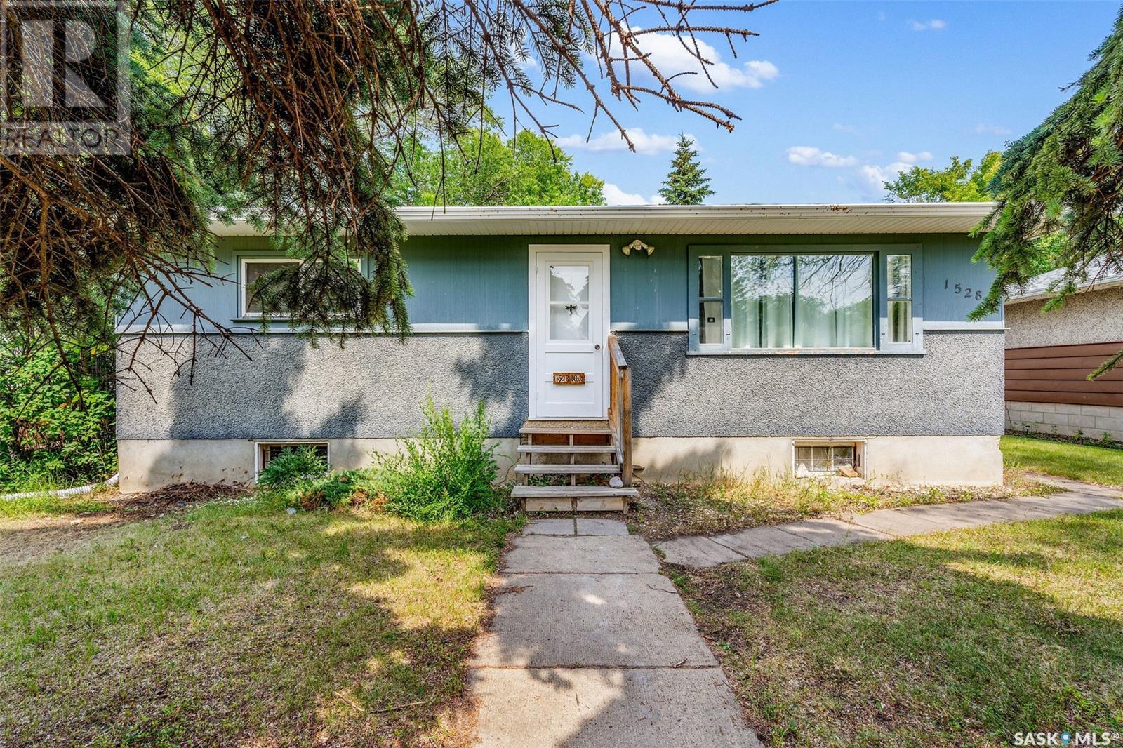 Property at 1528 16th STREET W image 2