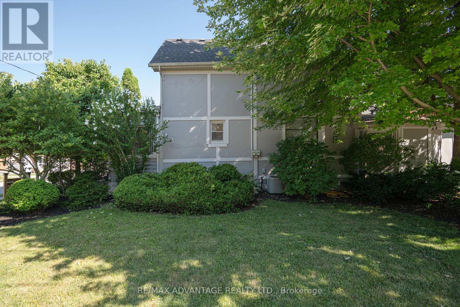 110 Marley Place, London South, Ontario  N6C 1S8 - Photo 4 - X12304424