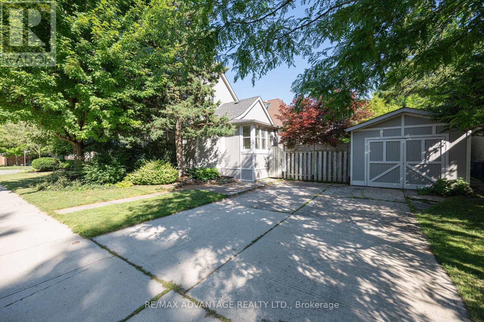 110 Marley Place, London South, Ontario  N6C 1S8 - Photo 6 - X12304424