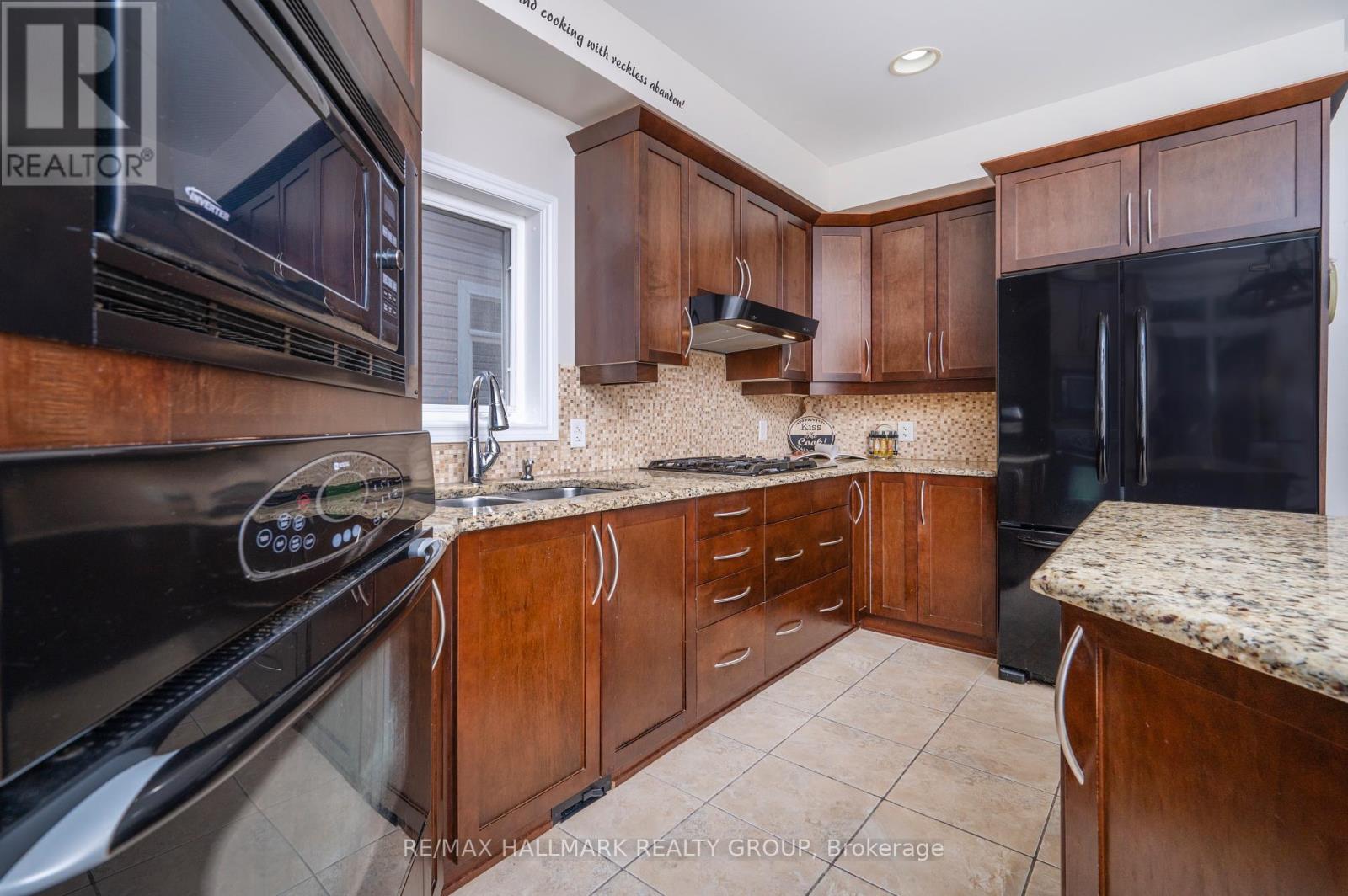 203 Black Sage Crescent, Ottawa, Ontario  K1V 2J7 - Photo 13 - X12304349