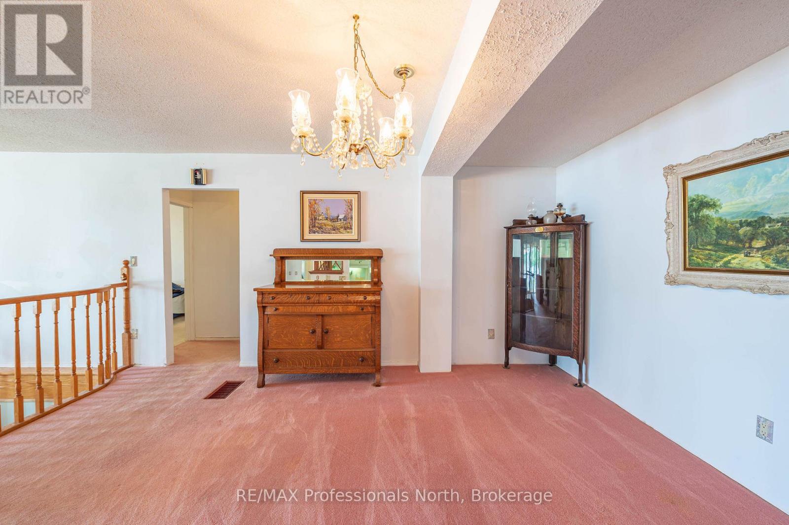 1015 Blackberry Lane, Minden Hills, Ontario  K0M 2K0 - Photo 14 - X12213252