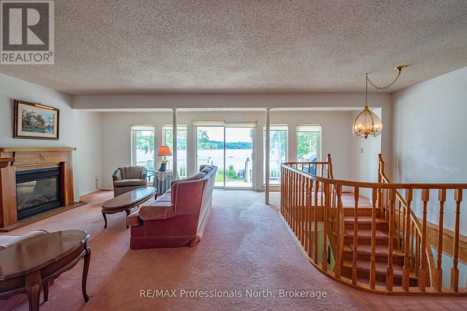 1015 Blackberry Lane, Minden Hills, Ontario  K0M 2K0 - Photo 11 - X12213252