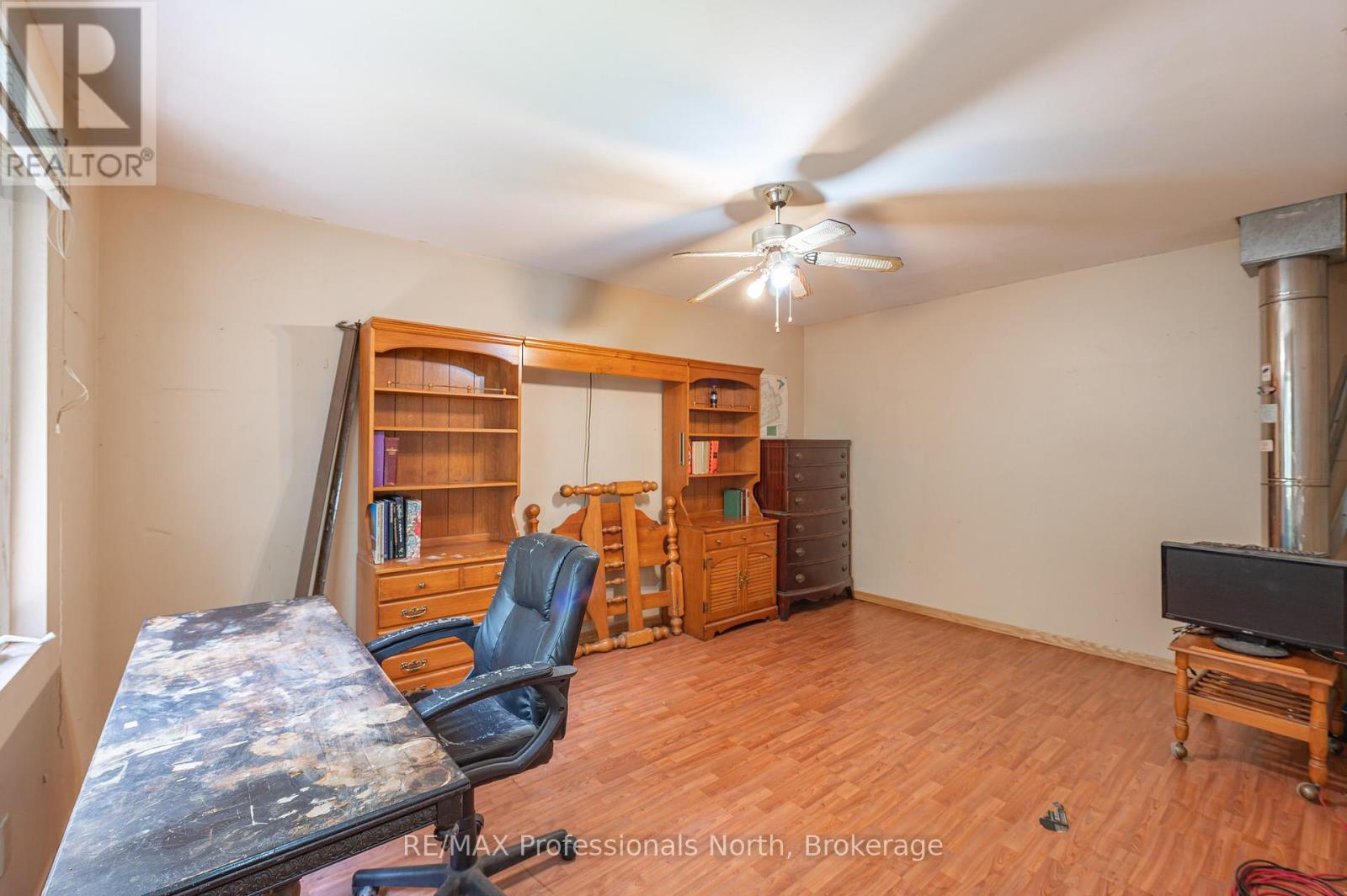 1015 Blackberry Lane, Minden Hills, Ontario  K0M 2K0 - Photo 21 - X12213252