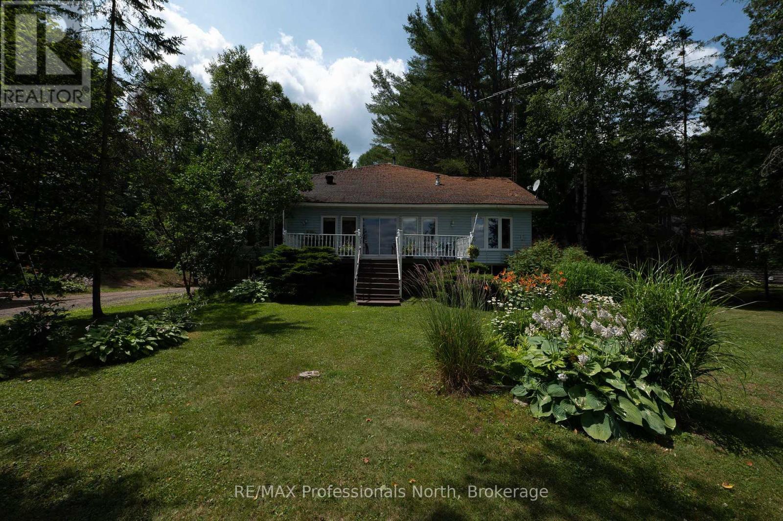 1015 Blackberry Lane, Minden Hills, Ontario  K0M 2K0 - Photo 4 - X12213252