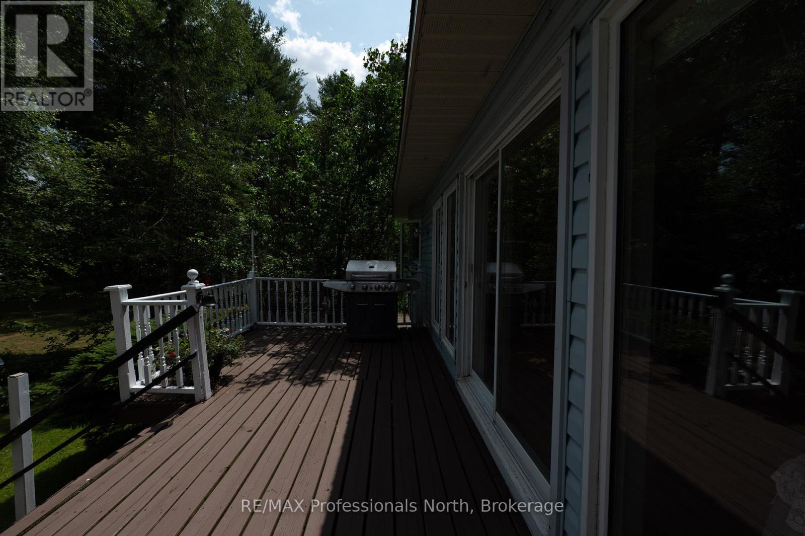 1015 Blackberry Lane, Minden Hills, Ontario  K0M 2K0 - Photo 7 - X12213252