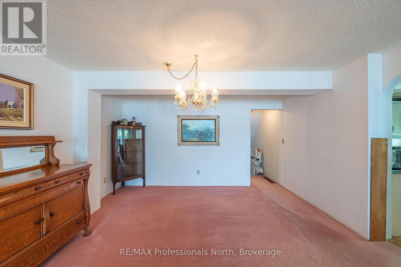 1015 Blackberry Lane, Minden Hills, Ontario  K0M 2K0 - Photo 13 - X12213252