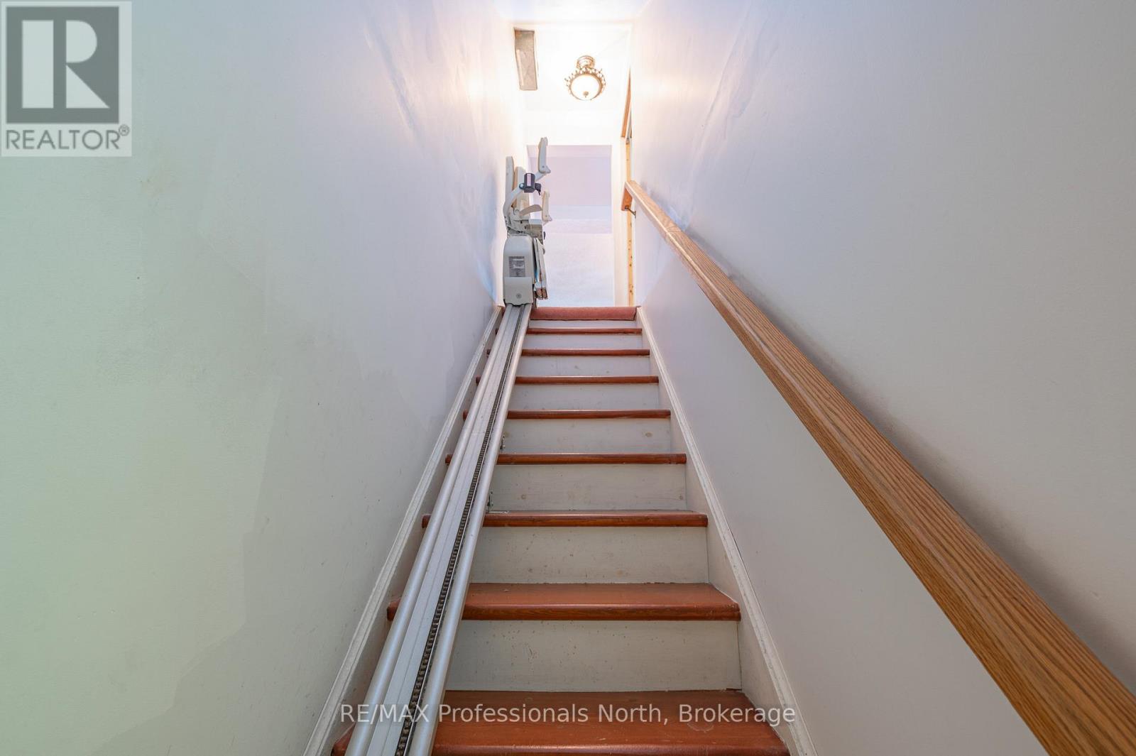 1015 Blackberry Lane, Minden Hills, Ontario  K0M 2K0 - Photo 33 - X12213252