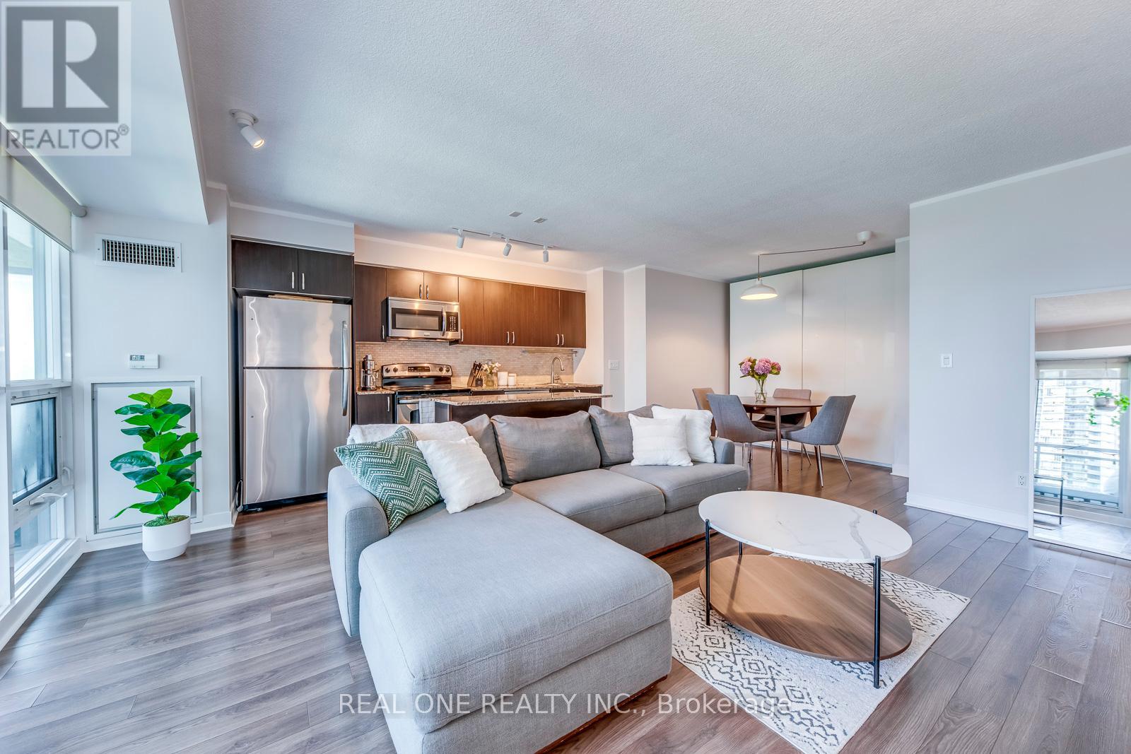 1414 - 155 Legion Road N, Toronto, Ontario  M8Y 0A7 - Photo 10 - W12304273
